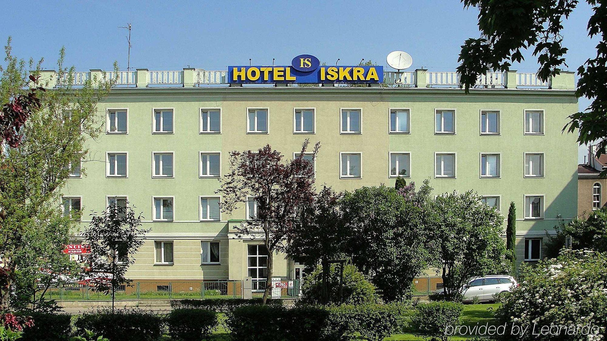 Iskra Hotel ราดอม ภายนอก รูปภาพ