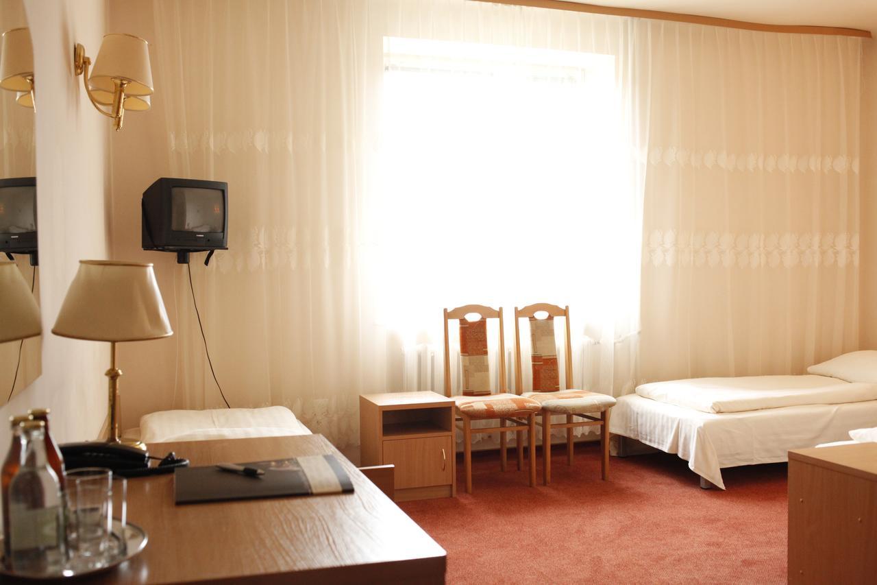 Iskra Hotel ราดอม ภายนอก รูปภาพ